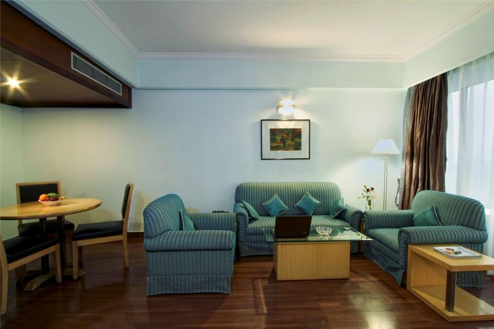 เดอะ พิคคาดิลี โฮเต็ล ลัคนาว Hotel ลัคเนา ภายนอก รูปภาพ