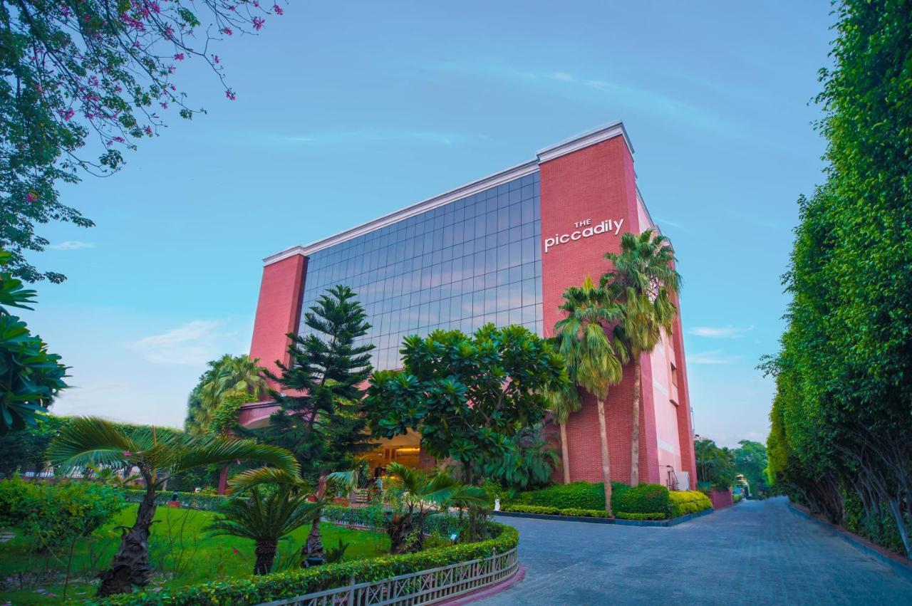เดอะ พิคคาดิลี โฮเต็ล ลัคนาว Hotel ลัคเนา ภายนอก รูปภาพ