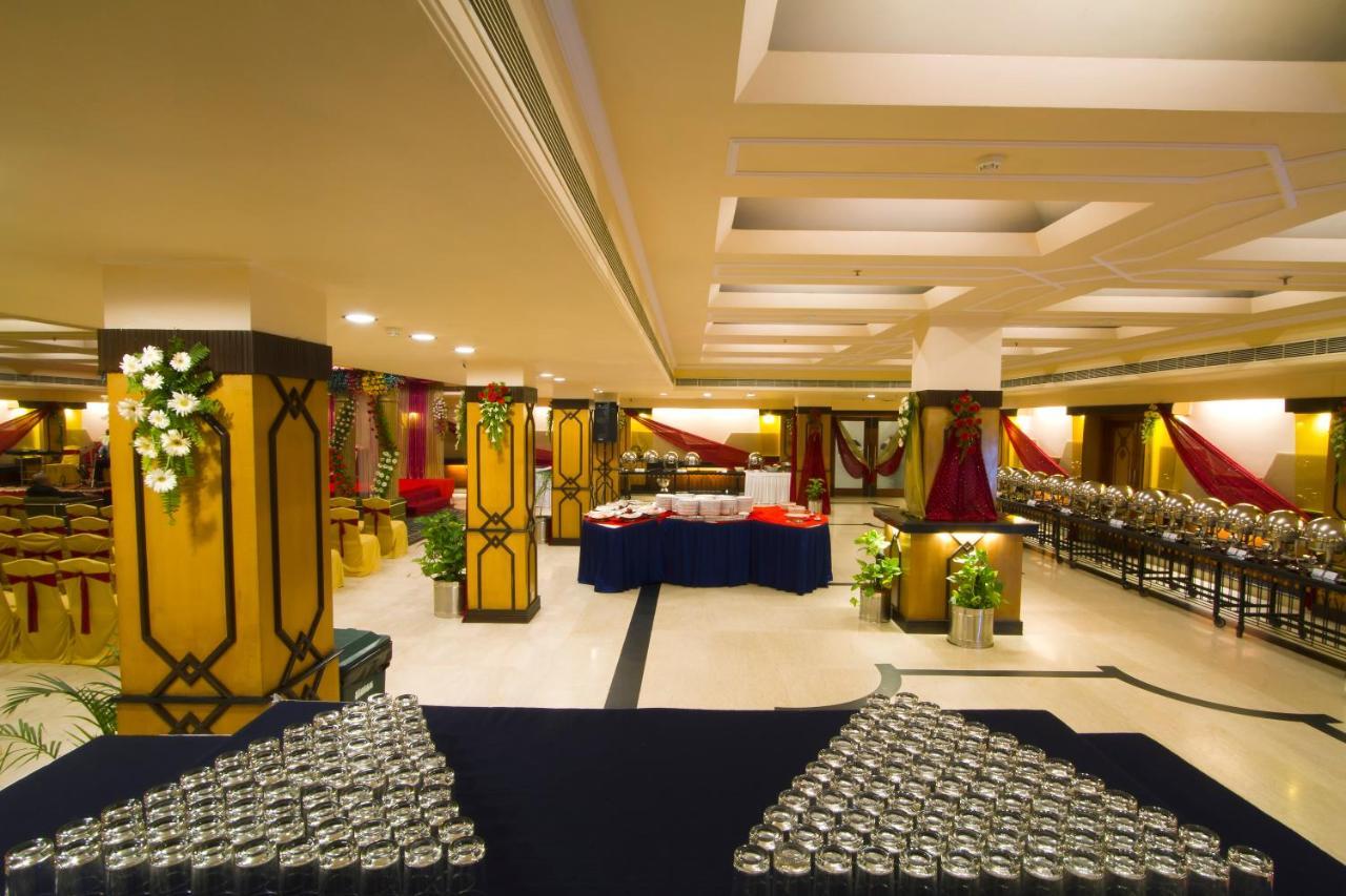 เดอะ พิคคาดิลี โฮเต็ล ลัคนาว Hotel ลัคเนา ภายนอก รูปภาพ